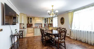 Wohnung 5 zimmer in Minsk, Belarus