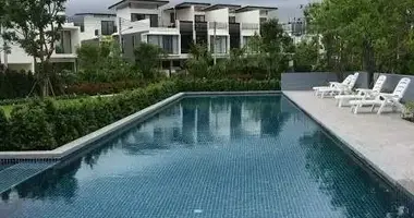 3 bedroom townthouse in Choeng Thale, Thailand