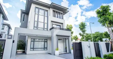 5 bedroom villa in Sangkat Chrang Chamreh Muoy, Cambodia