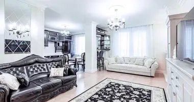 Wohnung 3 zimmer in Minsk, Belarus