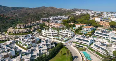 Reihenhaus in Artola, Spanien