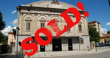 Propiedad comercial 1 800 m² en Cavandone, Italia