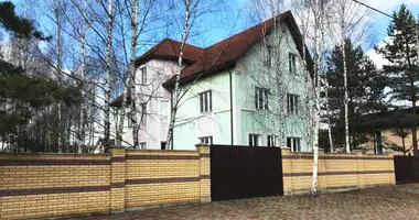 Haus 10 zimmer in Kalodziscanski sielski Saviet, Belarus