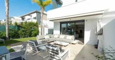 Haus 4 Schlafzimmer in Estepona, Spanien