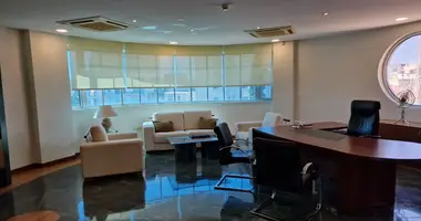 Bureau 420 m² dans Demos Agiou Athanasiou, Chypre