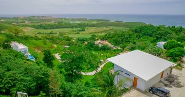 6 bedroom house in Roatan, Honduras