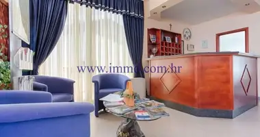 Dom 19 pokojów w Seget Vranjica, Chorwacja