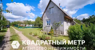 Casa en Piarezyrski sielski Saviet, Belarús