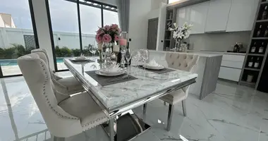 Willa 4 pokoi w Chon Buri, Tajlandia