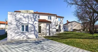 Hotel 390 m² in Grad Pula, Croatia