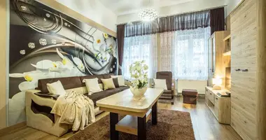Квартира 4 комнаты в Лодзь, Польша
