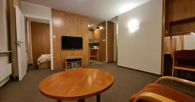 Mieszkanie 2 pokoi w Warszawa, Polska