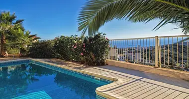 Villa 5 bedrooms in Agios Tychonas, Cyprus