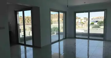 Apartamento 3 habitaciones en Demos Agiou Athanasiou, Chipre