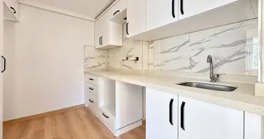 1 bedroom apartment in Muratpasa, Turkey