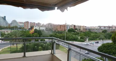 4 bedroom apartment in Valencia, Spain