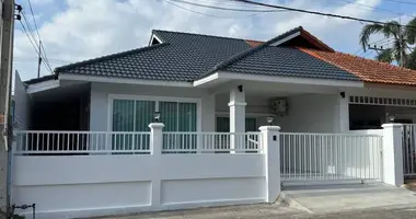 Casa 3 habitaciones en Pong, Tailandia