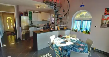 5 bedroom house in Omisalj, Croatia