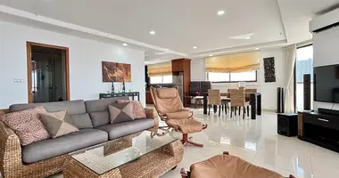Condo 2 bedrooms in Pattaya City, Thailand