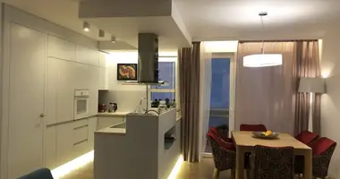 Wohnung 4 zimmer in Warschau, Polen