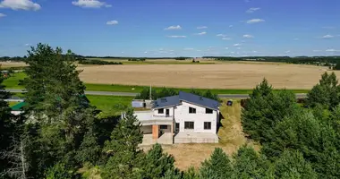 House in Ivianiecki sielski Saviet, Belarus