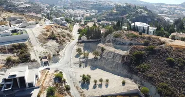 Plot of land in Koinoteta Agiou Tychona, Cyprus
