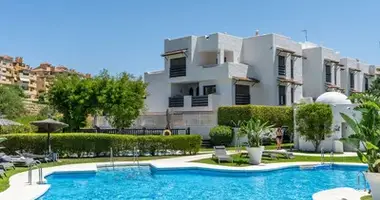 2 bedroom apartment in Estepona, Spain