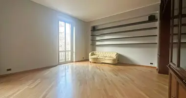 Apartamento 3 habitaciones en Milán, Italia