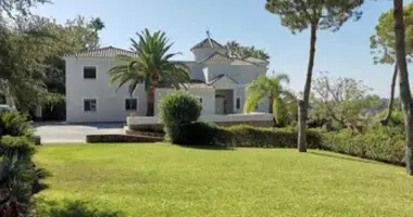 5 bedroom house in Dos Hermanas, Spain