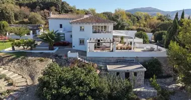6 bedroom house in Spain