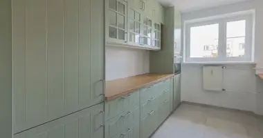Квартира 3 комнаты в Варшава, Польша