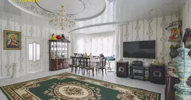 Casa en Zhodino, Belarús