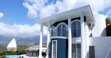 Villa 4 chambres dans Kargicak, Turquie