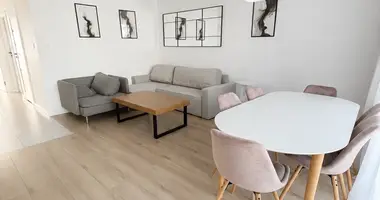 Квартира 3 комнаты в Варшава, Польша