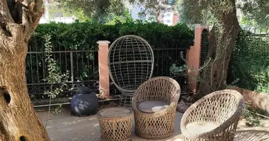 Fully Furnished Ground Floor Apartment with Yard for Rent! dans Budva, Monténégro