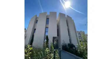 Mieszkanie 2 pokoi w Tirana Municipality, Albania