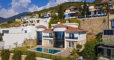 Villa 5 bedrooms in Alanya, Turkey