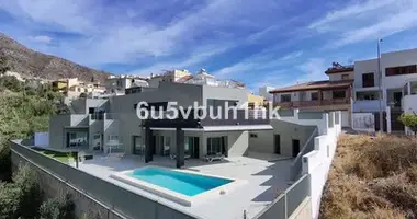5 bedroom house in Dos Hermanas, Spain