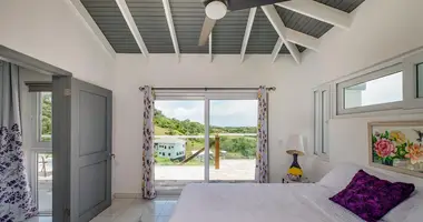 Condo 2 bedrooms in French Harbour, Honduras