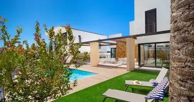 4 bedroom apartment in Dehesa de Campoamor, Spain
