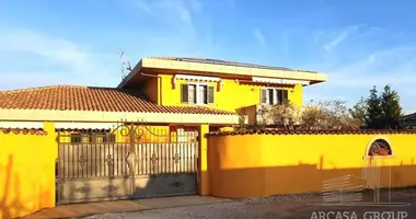Dom 5 pokojów w Cisterna di Latina, Włochy