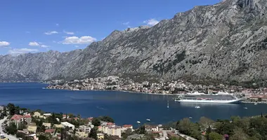 2 bedroom apartment in Skaljari, Montenegro