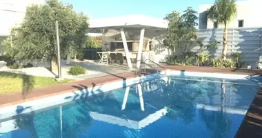 Квартира 6 спален в Мутайяка, Кипр