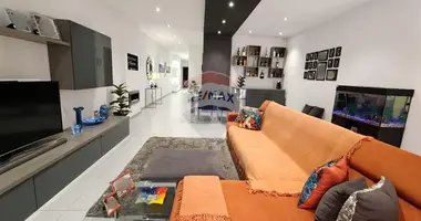 Mieszkanie 8 pokojów w Marsascala, Malta