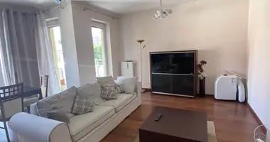 Mieszkanie 4 pokoi w Warszawa, Polska