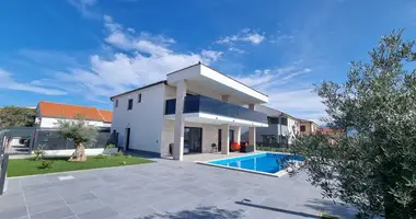 Haus 5 zimmer in Kroatien