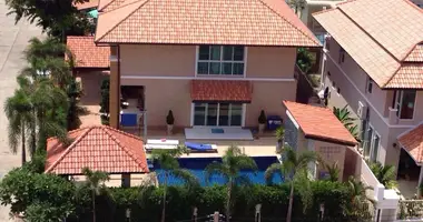 Villa 4 bedrooms in Pattaya City, Thailand