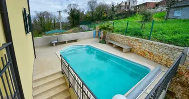 Doppelhaus 6 Schlafzimmer in Poreč, Kroatien