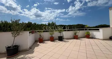Penthouse 3 zimmer in Golem, Albanien