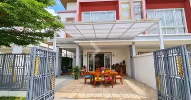Villa 3 zimmer in Khan Chroy Changvar, Kambodscha